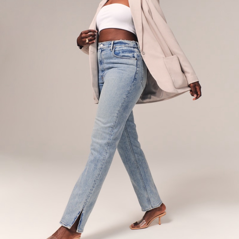 Abercrombie and Fitch 90’s straight ultra High Rise Curve Love